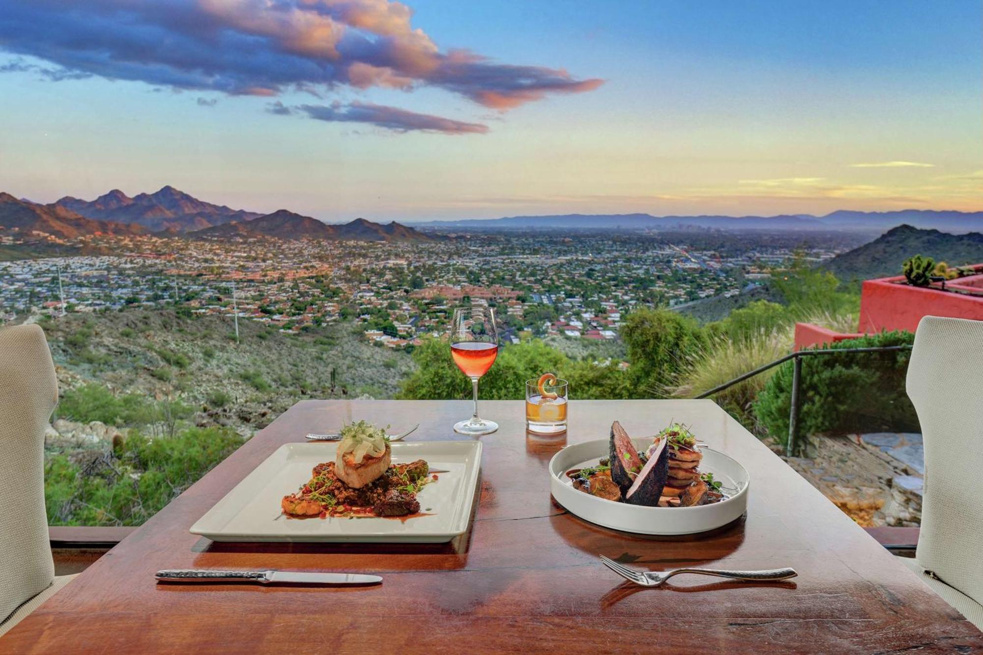 Hilton Phoenix Tapatio Cliffs Resort Exteriör bild